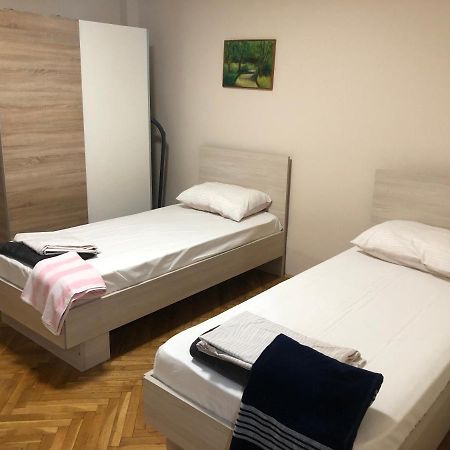 Aleksandra 斯科普里 外观 照片